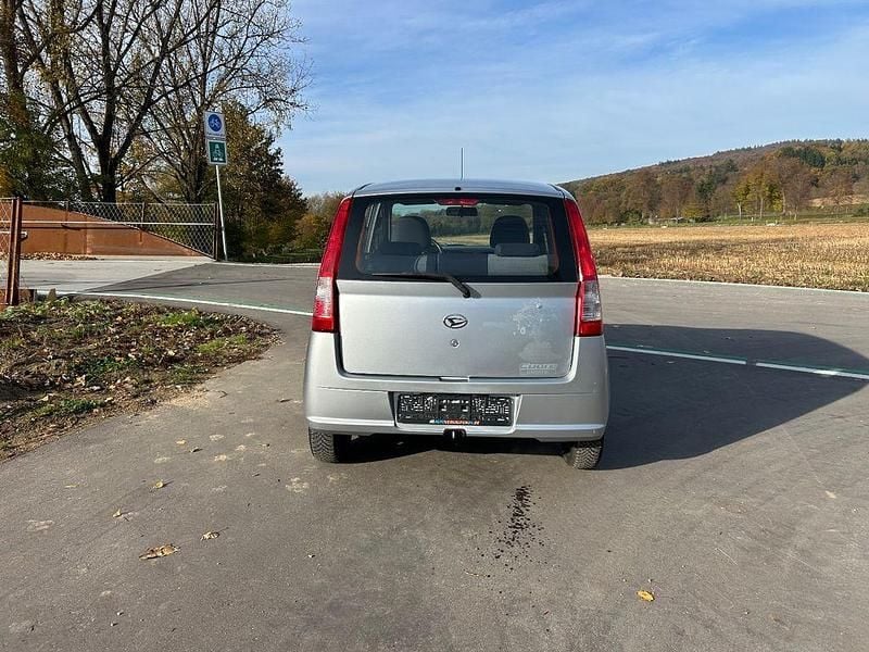 Gebraucht Daihatsu Cuore Plus 58 PS (42 kW) 2003 Silber Kleinwagen