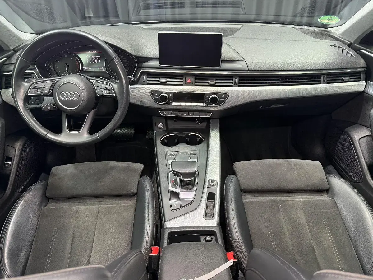 Gebraucht Audi A4 S-Line 170 PS (125 kW) 2018 Grau Kombi