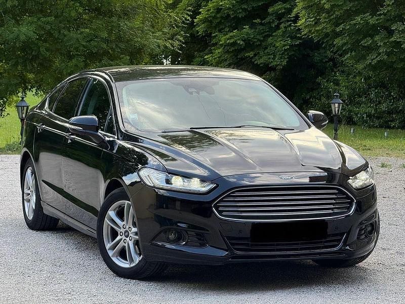 Gebraucht Ford Mondeo Titanium 150 PS (110 kW) 2017 Schwarz Limousine