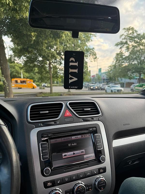 Second-hand VW Eos 160 CP (117 kW) 2014 Albastru Cabrio