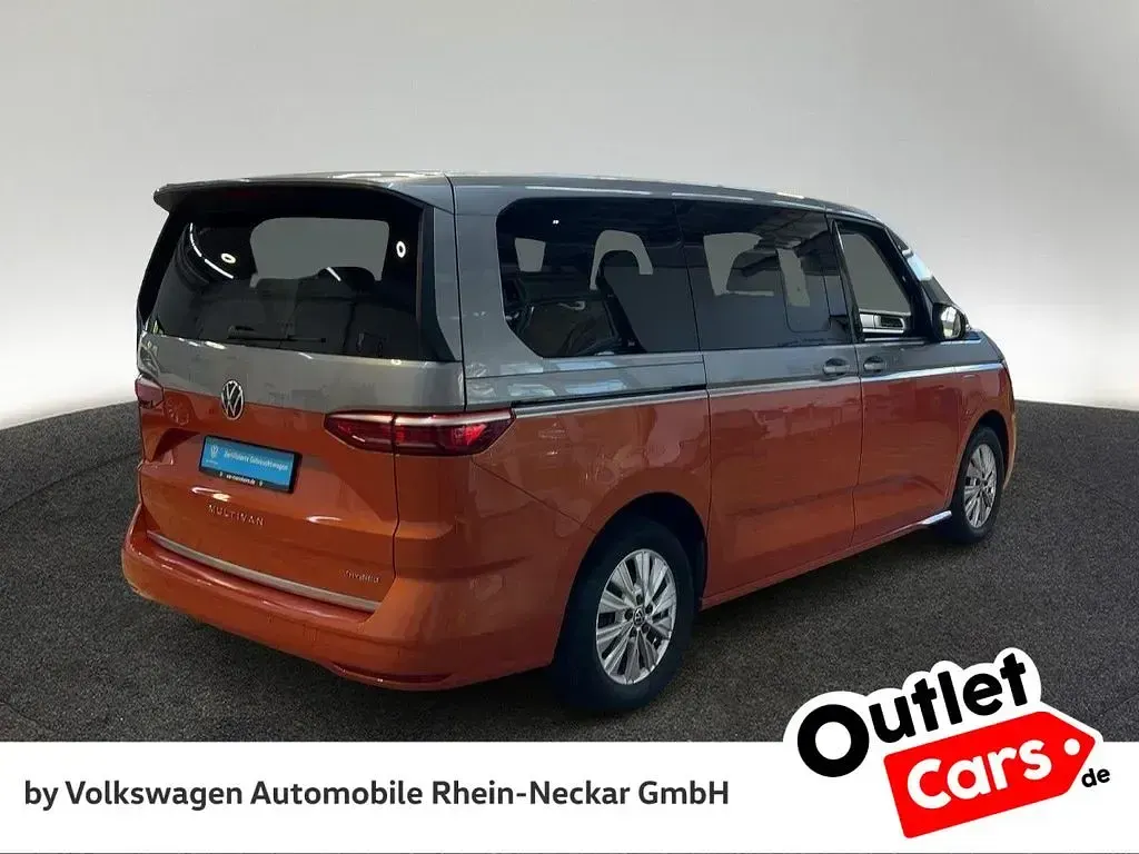 Gebraucht VW Multivan Life 150 PS (110 kW) 2022 Silber Van / Kleinbus