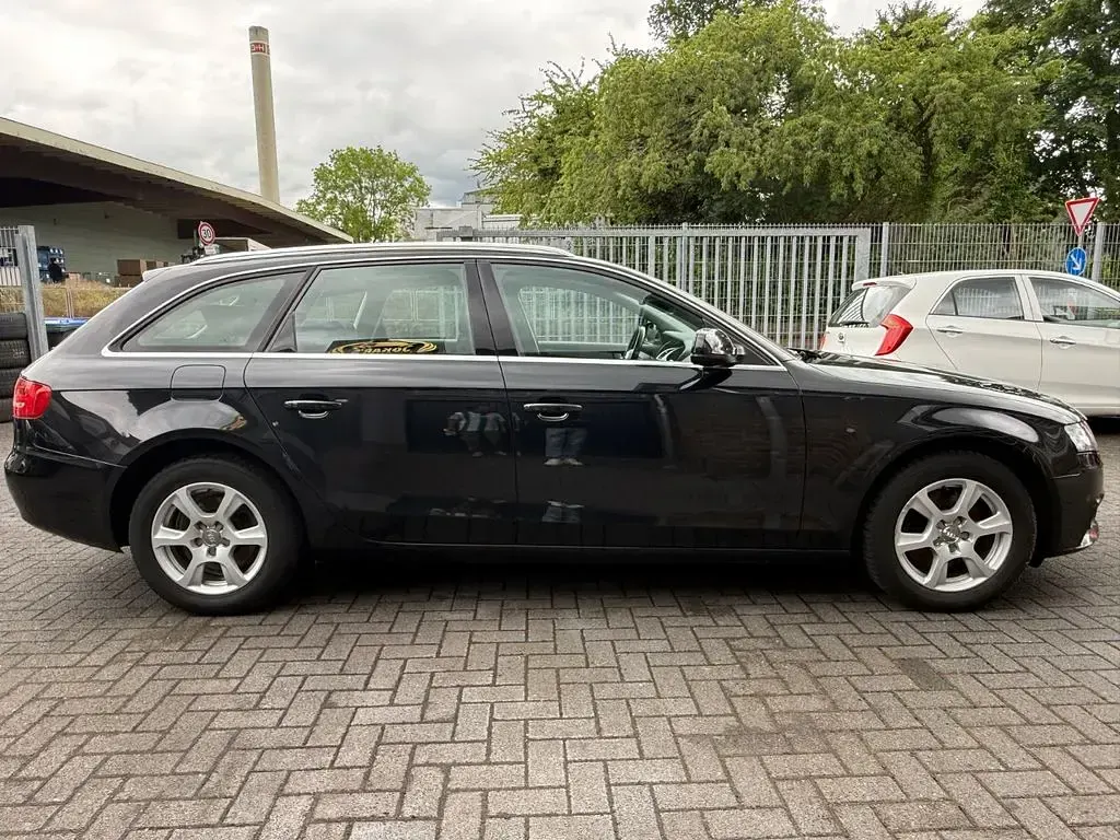 Gebraucht Audi A4 Ambiente 143 PS (105 kW) 2012 Schwarz Kombi
