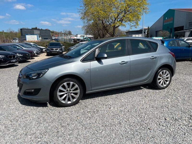 Gebraucht Opel Astra Active 101 PS (74 kW) 2013 Silber Limousine