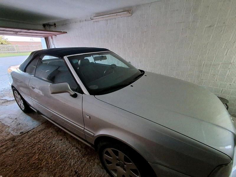 Second-hand Audi 80 103 CP (75 kW) 2000 Argintiu Cabrio