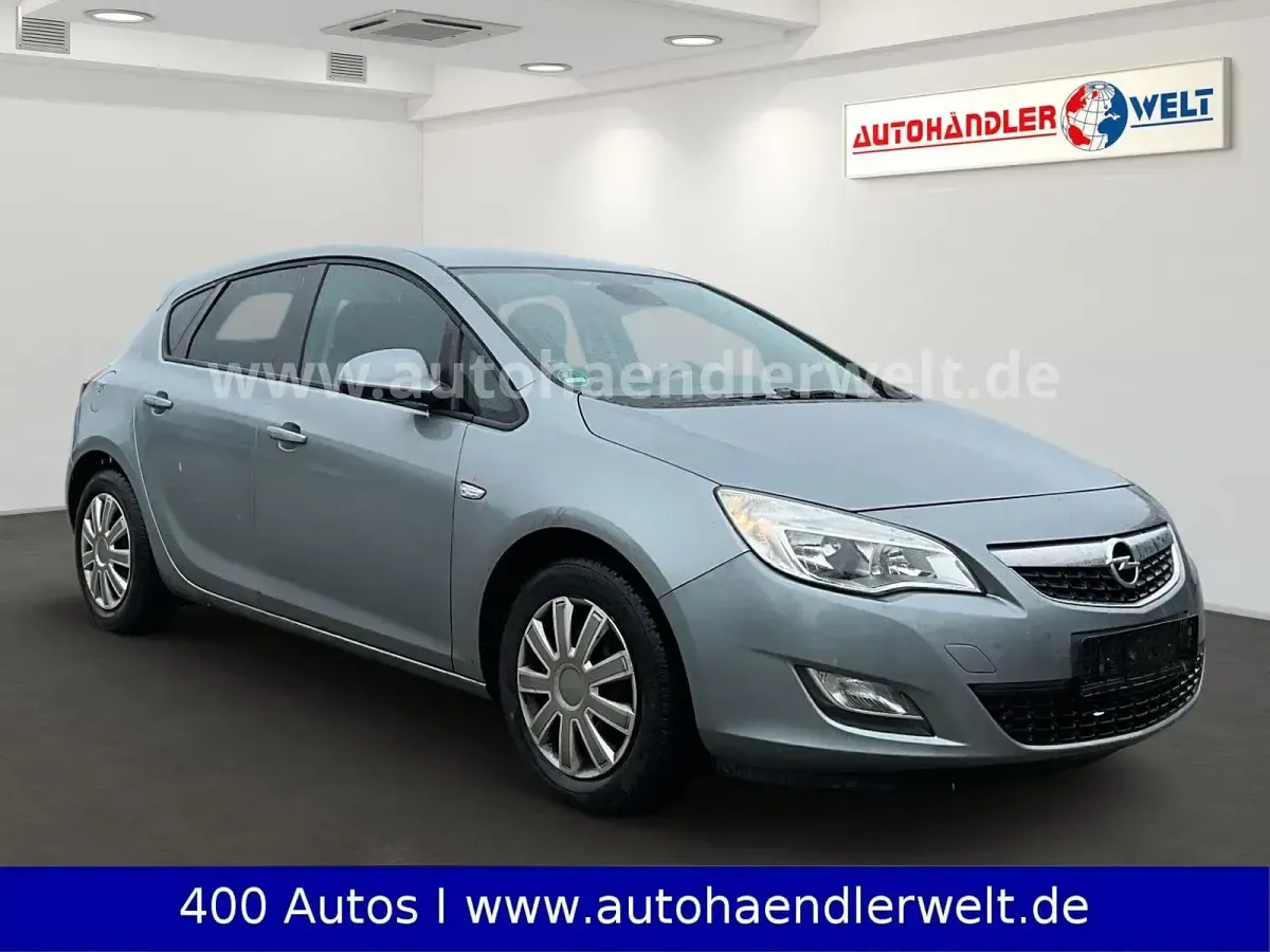 Gebraucht Opel Astra 116 PS (85 kW) 2011 Grau Limousine