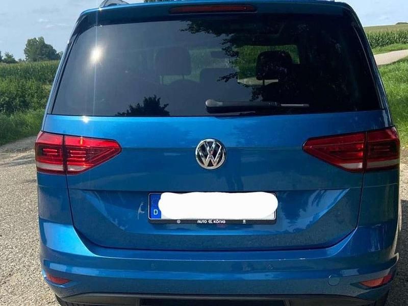 Gebraucht VW Touran Highline 150 PS (110 kW) 2019 Blau Van / Kleinbus