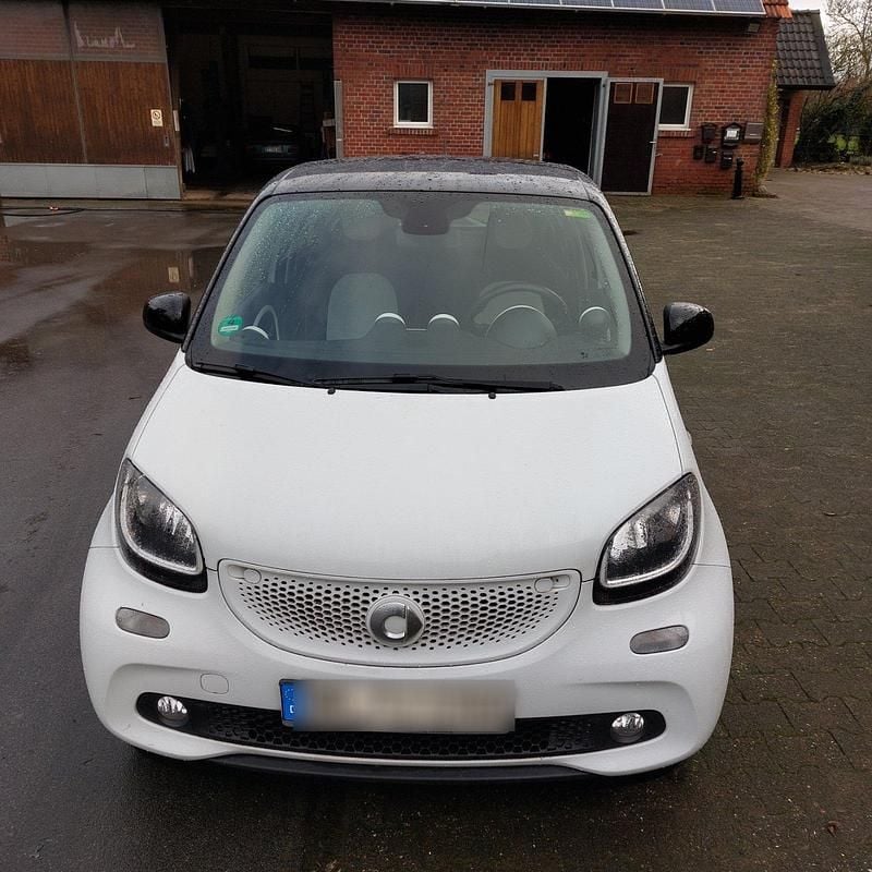 Gebraucht Smart ForFour Passion 90 PS (66 kW) 2016 Weiß Kleinwagen