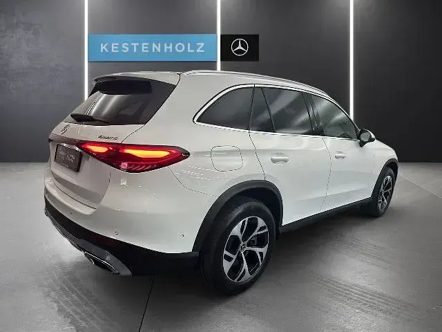 Gebraucht Mercedes GLC300e 313 PS (230 kW) 2023 Weiss SUV