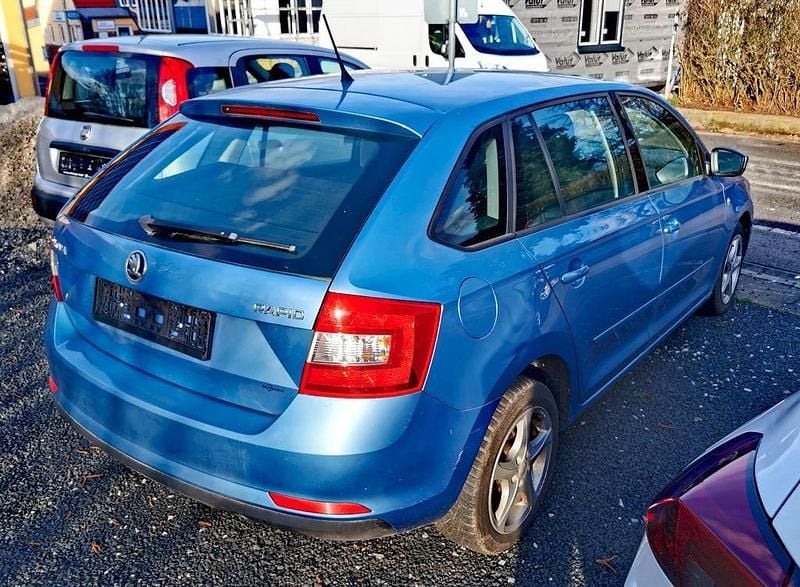 Gebraucht Skoda Rapid Active 90 PS (66 kW) 2014 Blau Kleinwagen