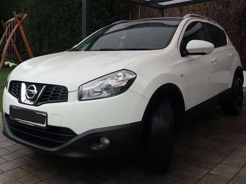 Gebraucht Nissan Qashqai Acenta 117 PS (86 kW) 2012 Weiß SUV