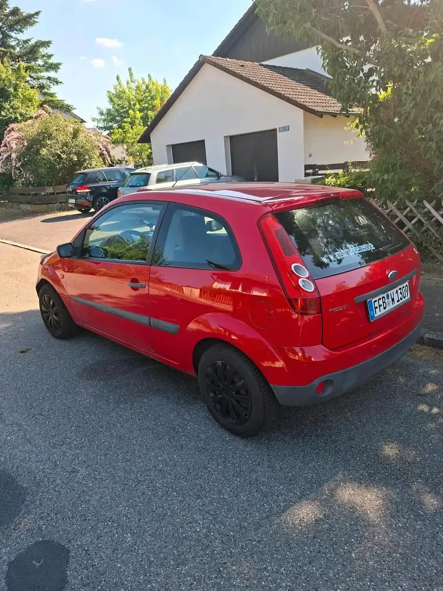 Gebraucht Ford Fiesta 69 PS (50 kW) 2006 Rot Kleinwagen
