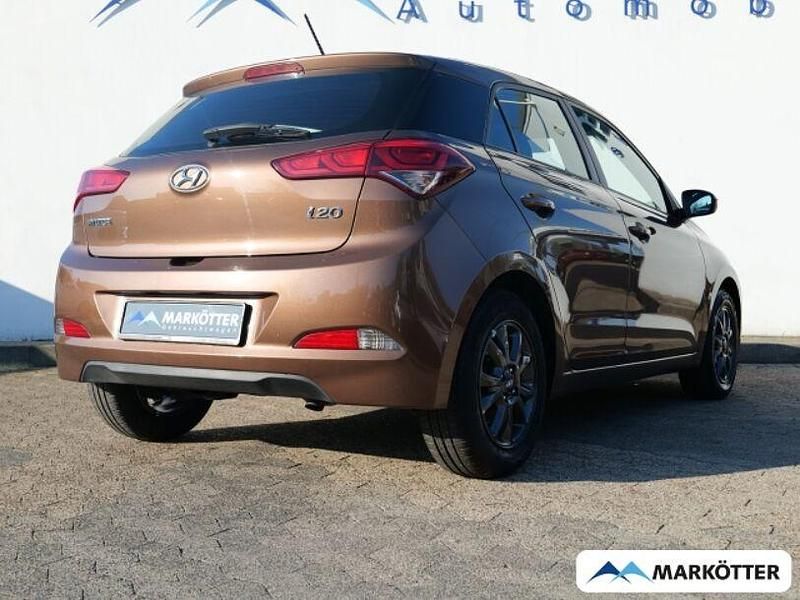 Gebraucht Hyundai i20 YES! 101 PS (74 kW) 2017 Braun Limousine