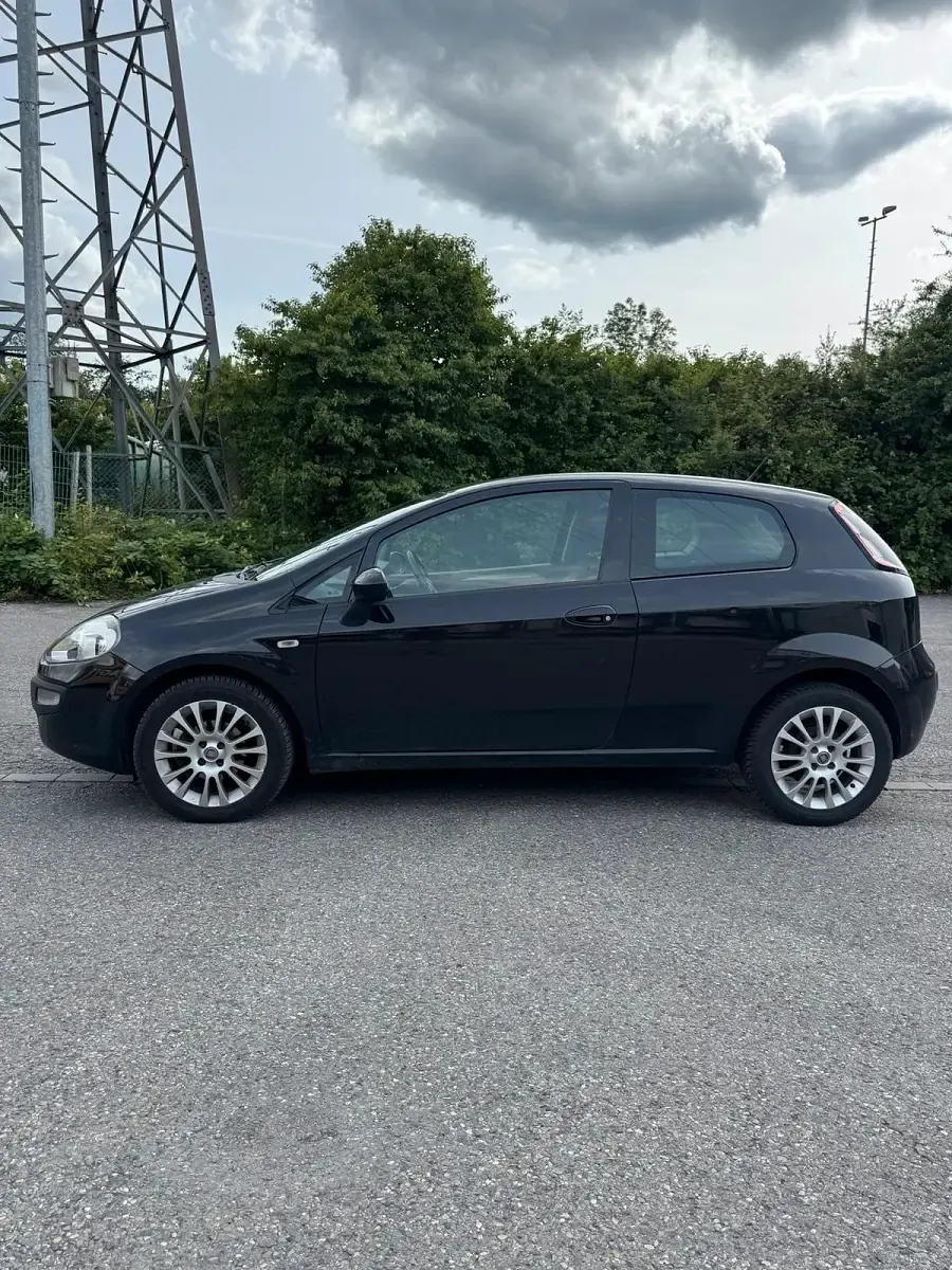 Gebraucht Fiat Punto 105 PS (77 kW) 2011 Schwarz Kleinwagen