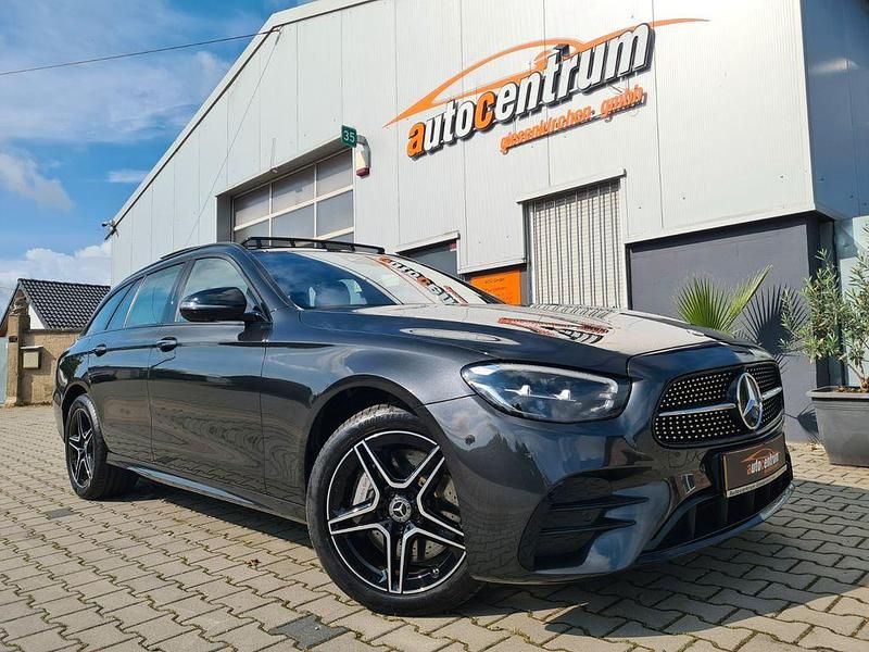 Grau Gebraucht 2022 Mercedes E300 AMG Limousine | 42.990 € (Fairer Preis) - Bild 1/4
