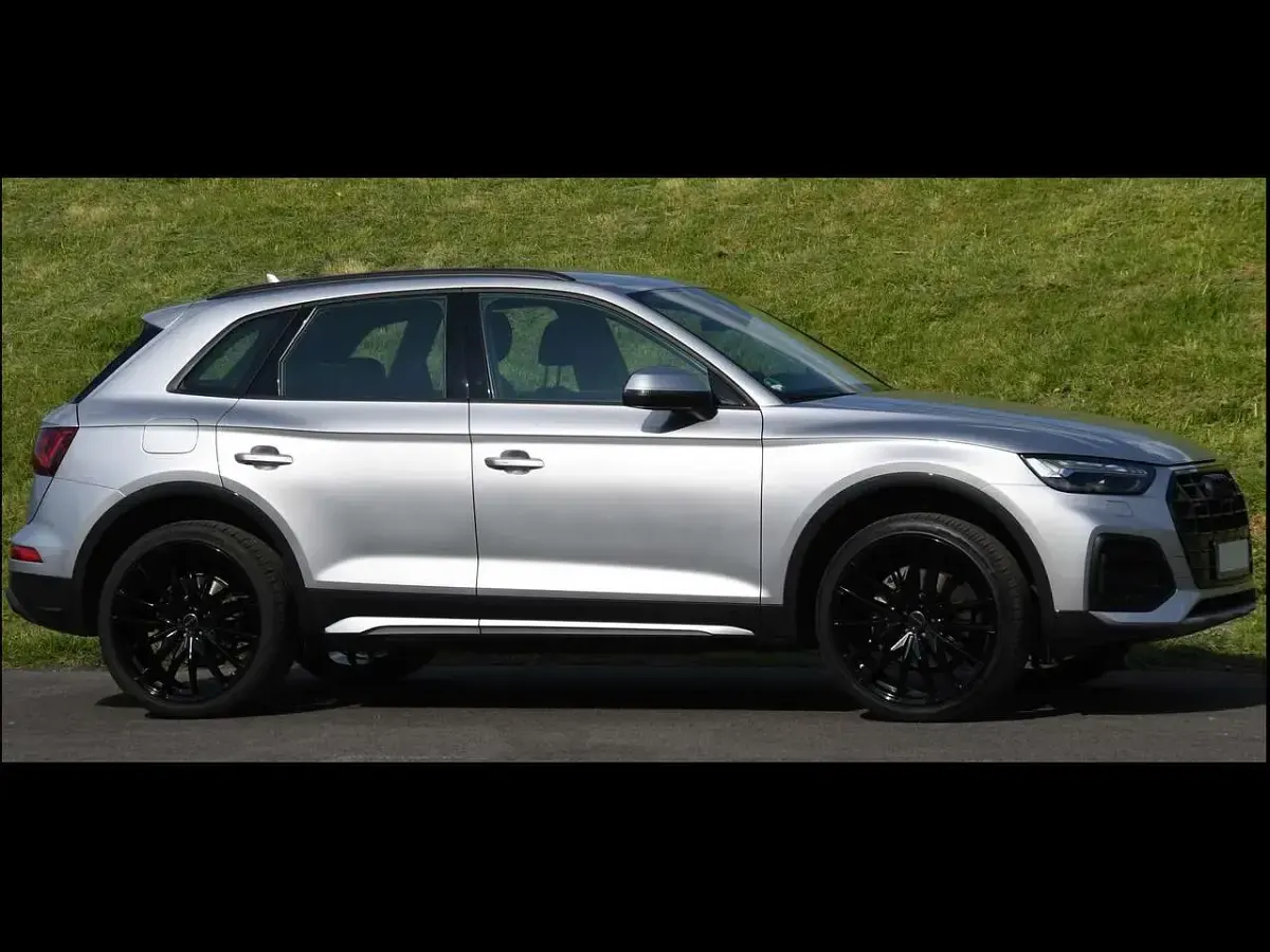 Używany Audi Q5 Advanced 299 KM (219 kW) 2021 Srebrny SUV