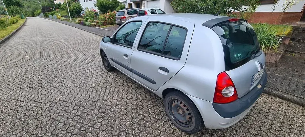 Gebraucht Renault Clio Campus 60 PS (44 kW) 2006 Grün Kleinwagen