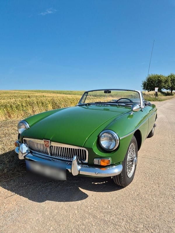 Second-hand MG B 95 CP (69 kW) 1966 Verde Cabrio