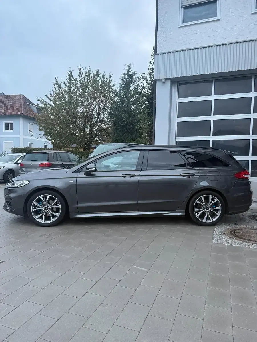 Gebraucht Ford Mondeo 190 PS (139 kW) 2020 Grau Kombi