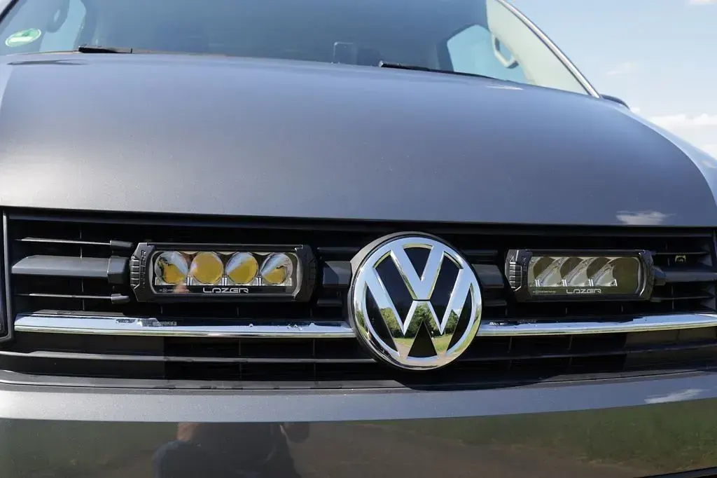 Gebraucht VW Multivan 150 PS (110 kW) 2019 Grau Van / Kleinbus