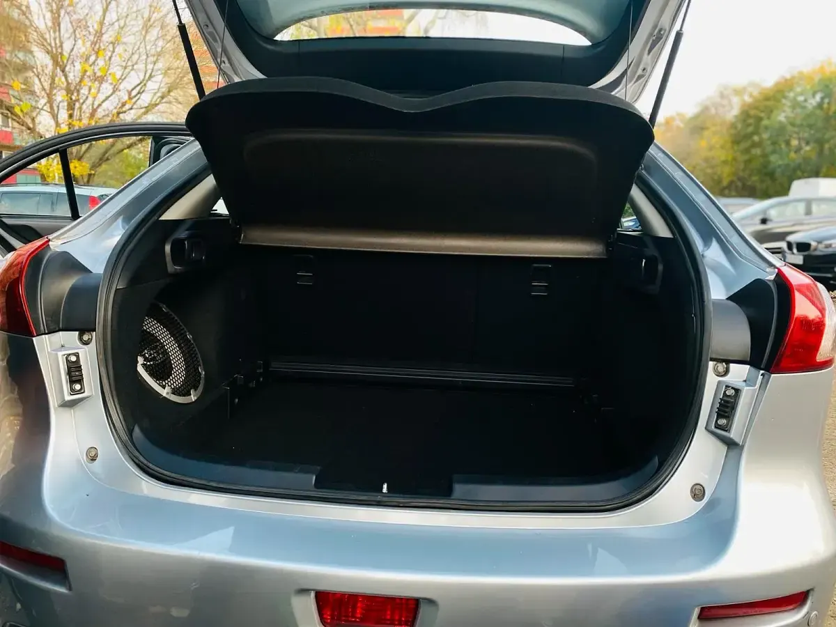 Gebraucht Mitsubishi Lancer 143 PS (105 kW) 2008 Silber Limousine