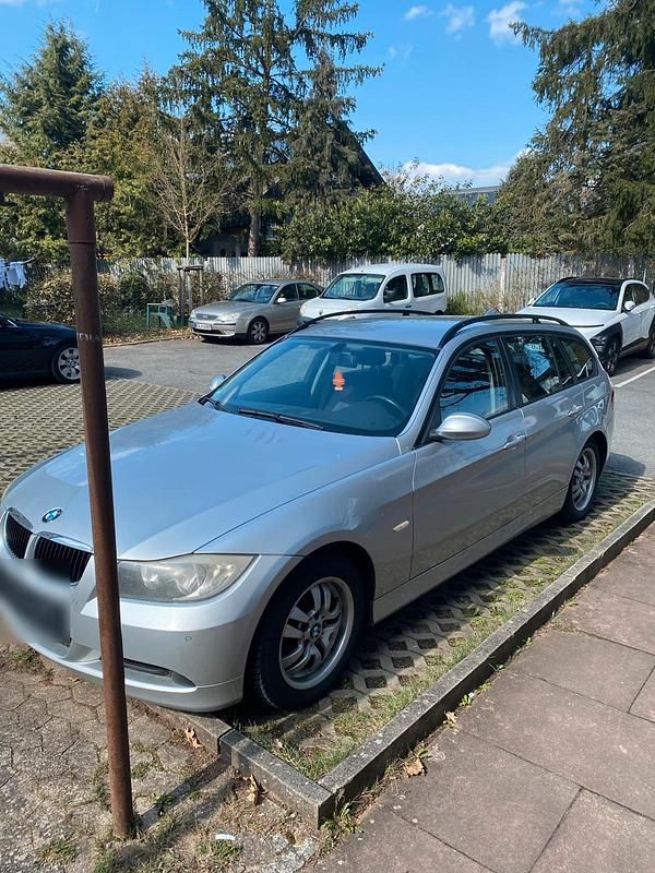 Gebraucht BMW 320 163 PS (119 kW) 2007 Silber Kombi