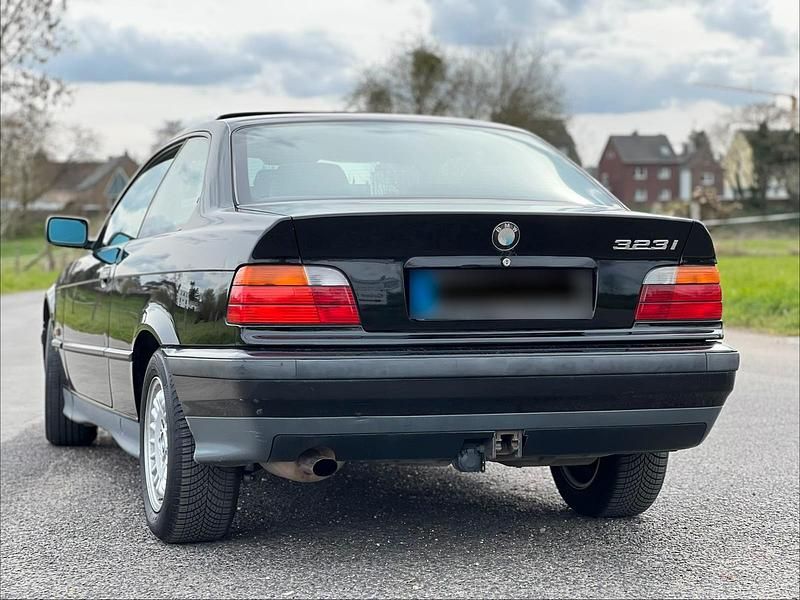 Gebraucht BMW 323 170 PS (125 kW) 1996 Schwarz Coupé