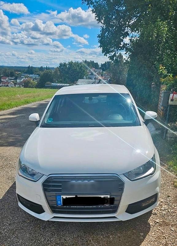 Weiß Gebraucht 2017 Audi A1 Sportback Design Kleinwagen | 13.500 € (Guter Preis) - Bild 1/4