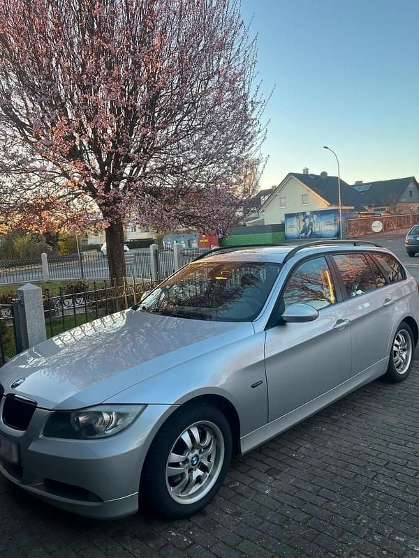 Second-hand BMW 318 143 CP (105 kW) 2007 Argintiu Break