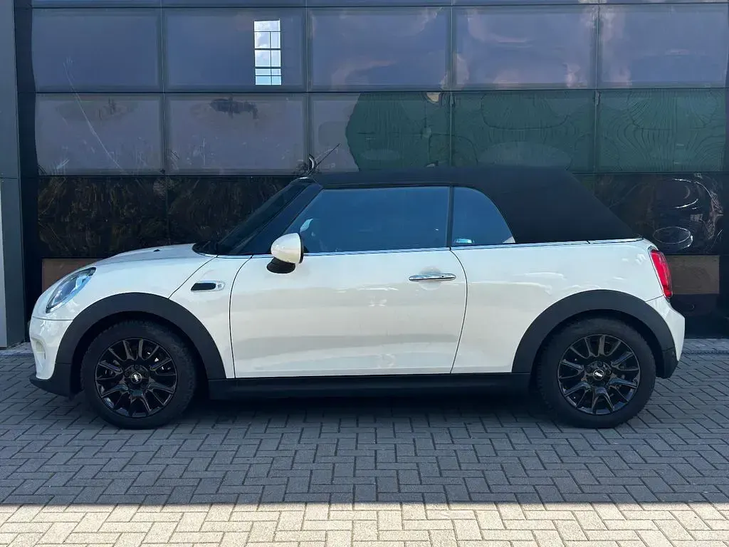 Gebraucht Mini One Cabriolet Pepper 102 PS (75 kW) 2017 Pepper (old english) white Cabrio