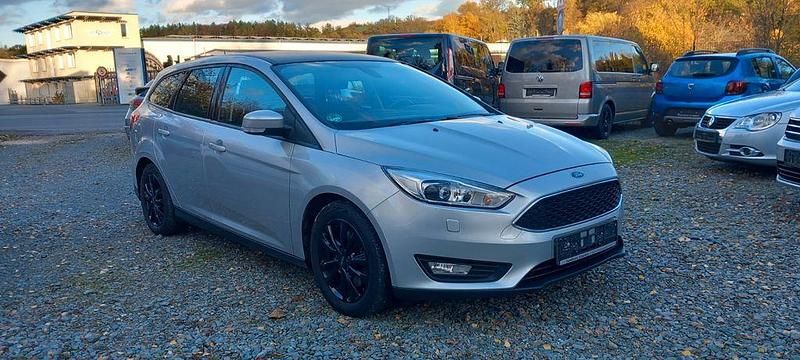 Silber Gebraucht 2017 Ford Focus Business Edition Limousine | 3.700 € (Superpreis) - Bild 1/4