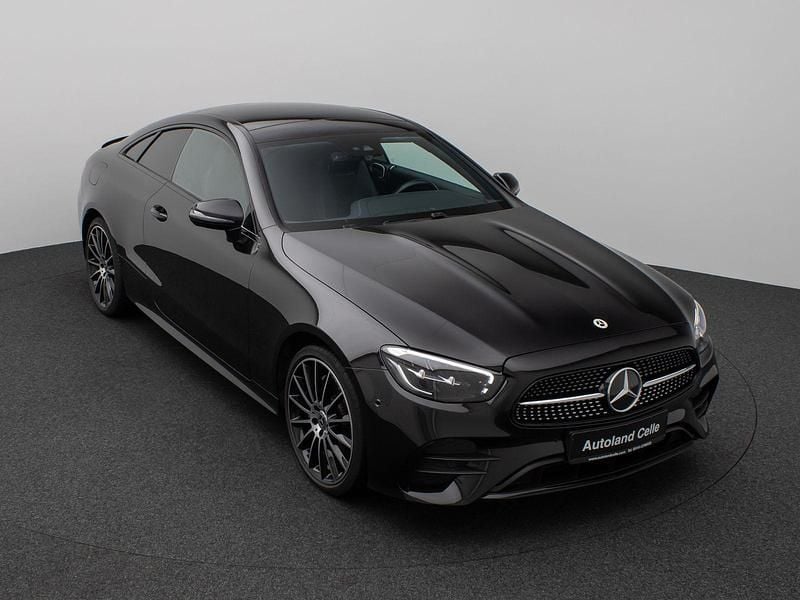 Gebraucht Mercedes 300 AMG 265 PS (194 kW) 2022 Obsidianschwarz metallicschwarz Coupé