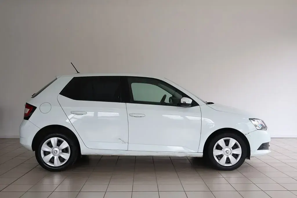Gebraucht Skoda Fabia Cool Edition 60 PS (44 kW) 2016 Weiß Limousine