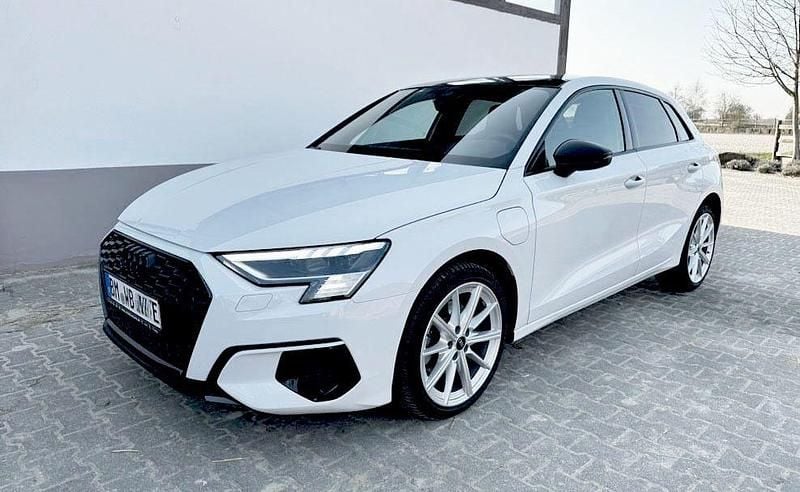 Gebraucht Audi A3 Sportback e-tron Advanced 204 PS (150 kW) 2024 Weiß Kleinwagen