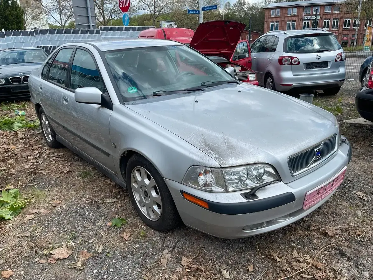 Gebraucht Volvo S40 122 PS (89 kW) 2001 Silber Limousine
