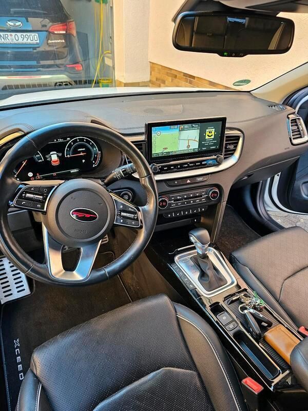 Weiß Gebraucht 2019 Kia XCeed SUV | 19.399 € (Guter Preis) - Bild 1/4