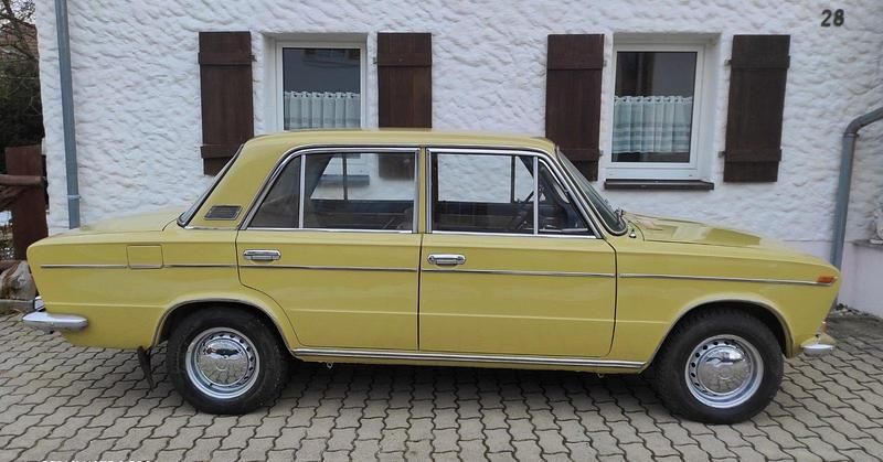 Usata Lada 2103 75 CV (55 kW) 1974 Giallo Berlina