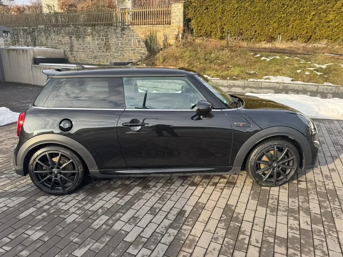 Gebraucht Mini Cooper S 192 PS (141 kW) 2023 Schwarz Kleinwagen