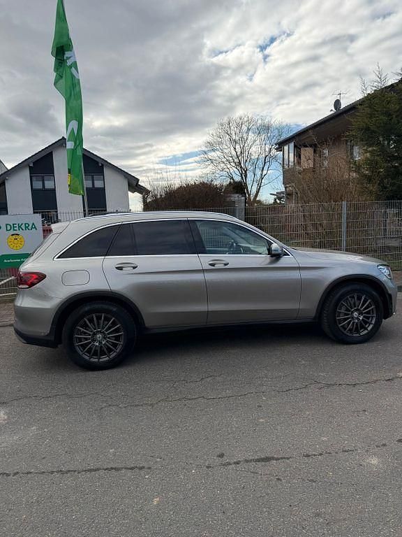 Gebraucht Mercedes GLC200 197 PS (144 kW) 2019 Beige SUV