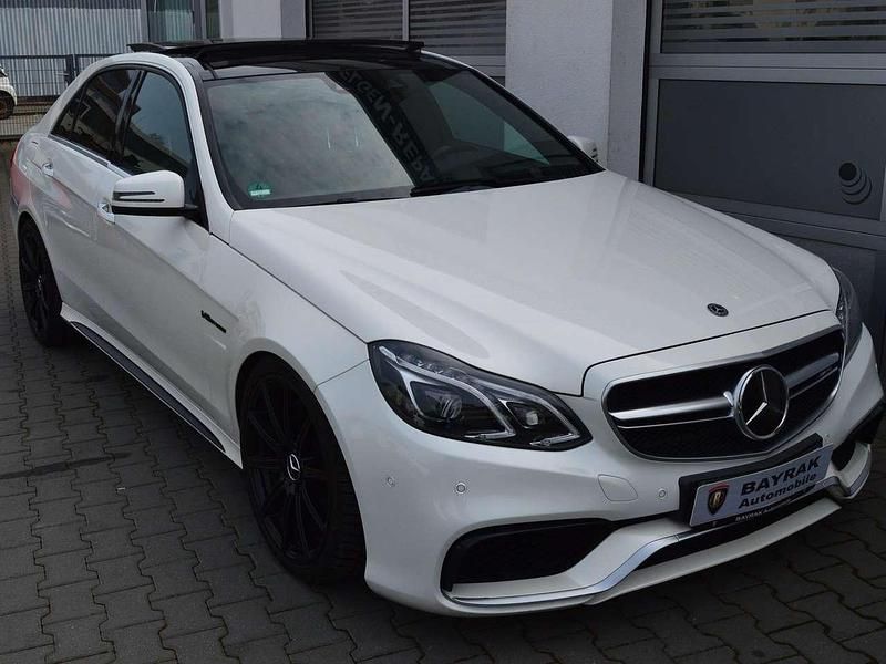 Gebraucht Mercedes E63 AMG AMG 557 PS (409 kW) 2015 Weiß Limousine