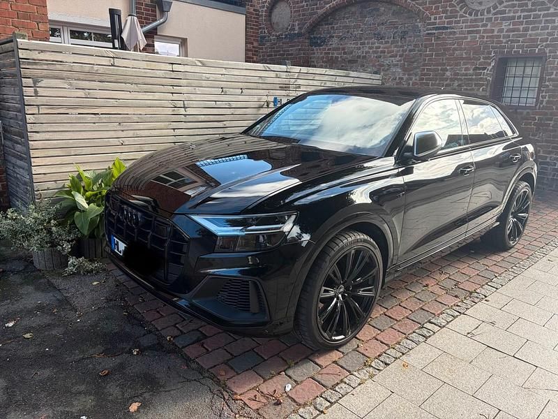 Schwarz Gebraucht 2020 Audi SQ8 SUV | 63.900 € (Superpreis) - Bild 1/4