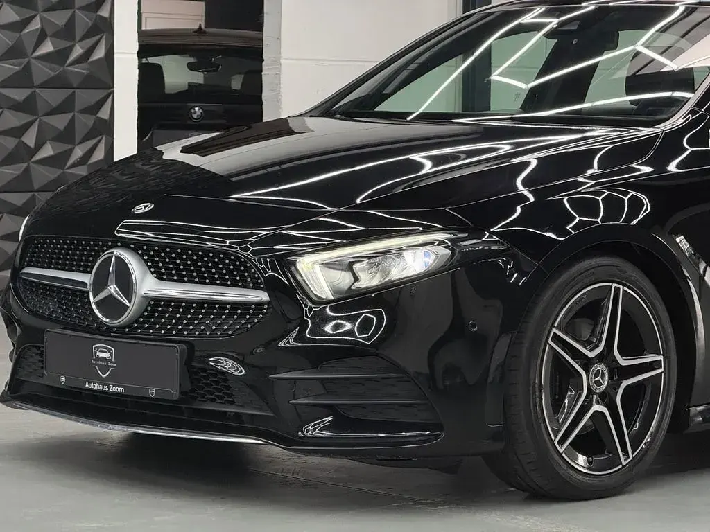 Gebraucht Mercedes A180 AMG 116 PS (85 kW) 2019 Schwarz Limousine