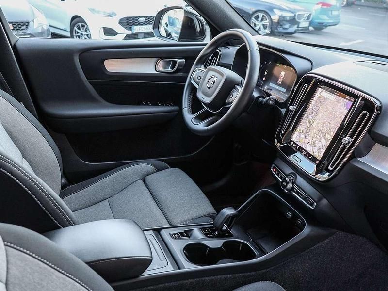 Gebraucht Volvo XC40 Core 163 PS (119 kW) 2024 Onyx black / metallic (metallic) SUV