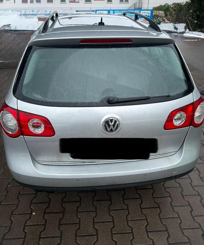 Second-hand VW Passat 140 CP (102 kW) 2008 Argintiu Berlinǎ