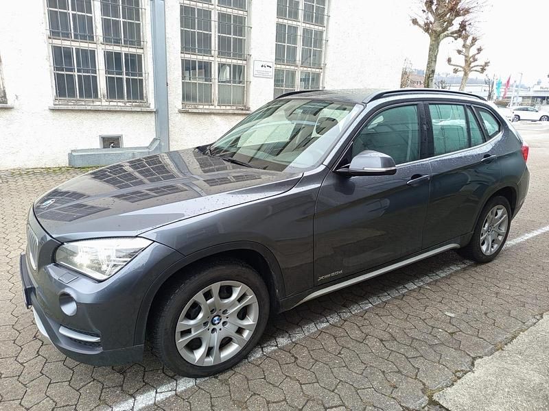 Grau Gebraucht 2014 BMW X1 SUV | 7.300 € (Superpreis) - Bild 1/4