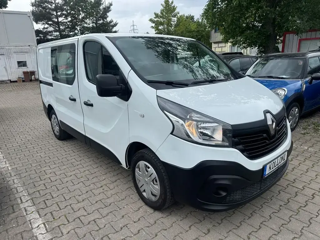 Gebraucht Renault Trafic Komfort 95 PS (69 kW) 2019 Weiß Van / Kleinbus