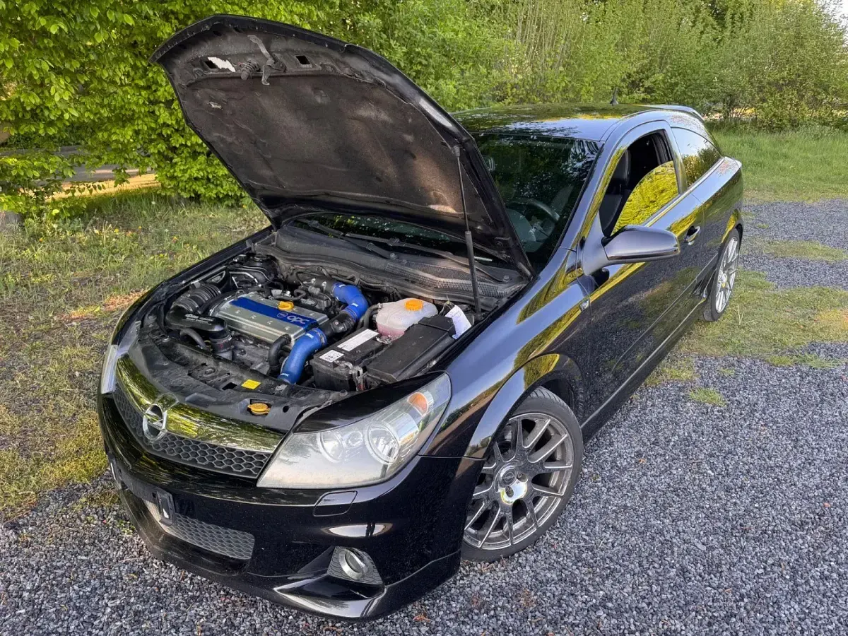 Gebraucht Opel Astra GTC OPC 241 PS (177 kW) 2007 Schwarz Limousine