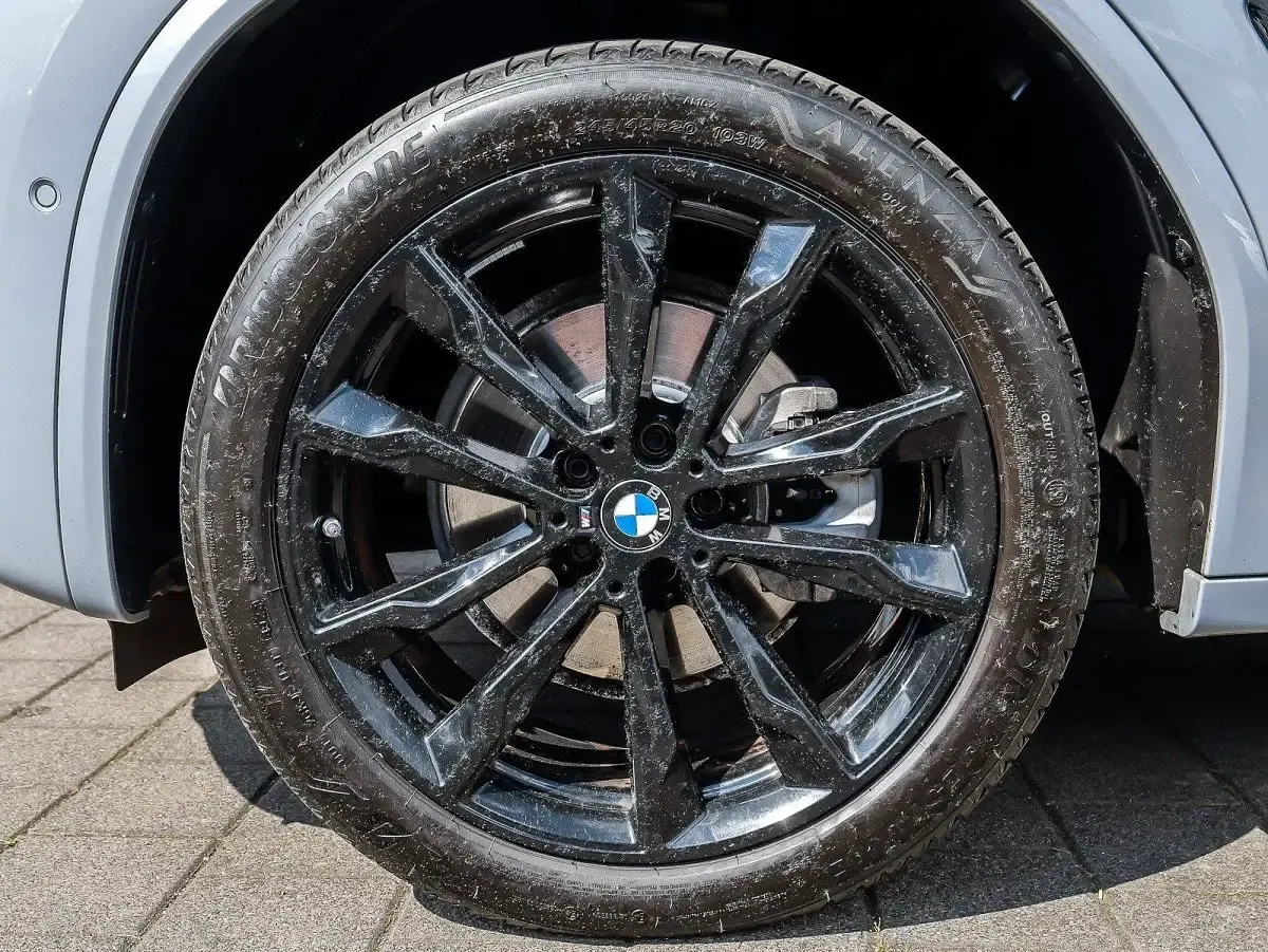 Gebraucht BMW X4 M Sport 184 PS (135 kW) 2023 Grau SUV