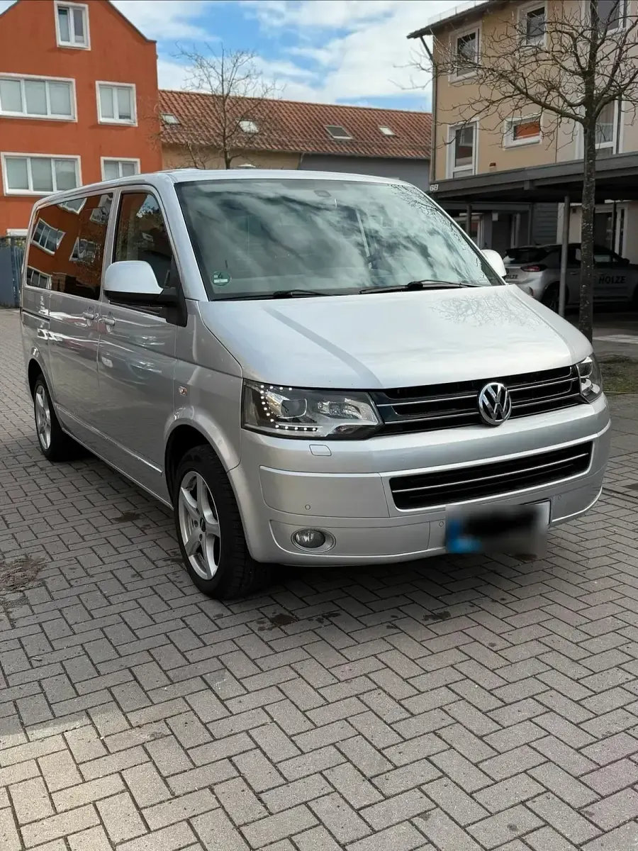Gebraucht VW Multivan Highline 179 PS (131 kW) 2012 Silber Van / Kleinbus