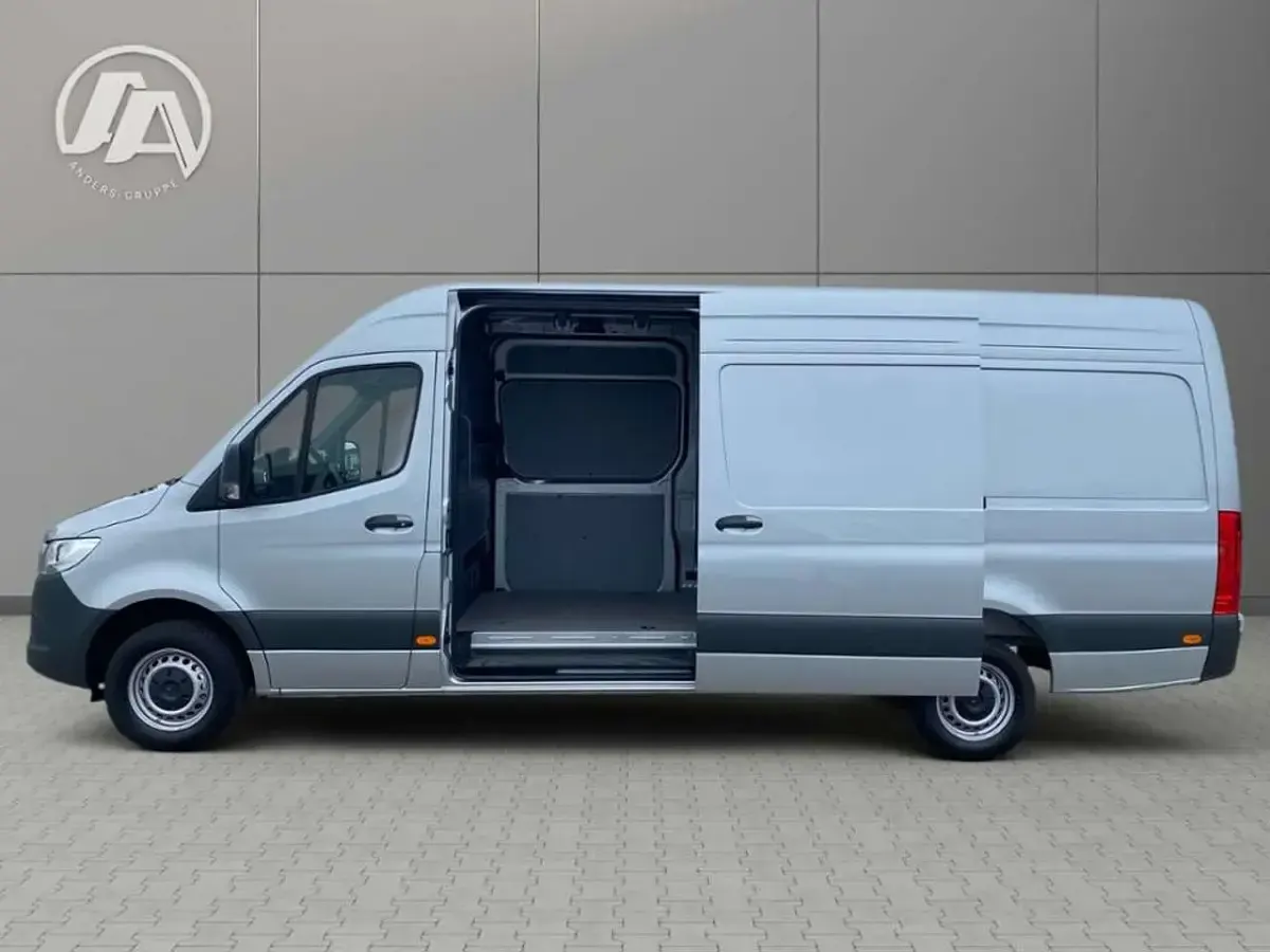 Neu Mercedes Sprinter 170 PS (125 kW) 2026 Hightech silber Van