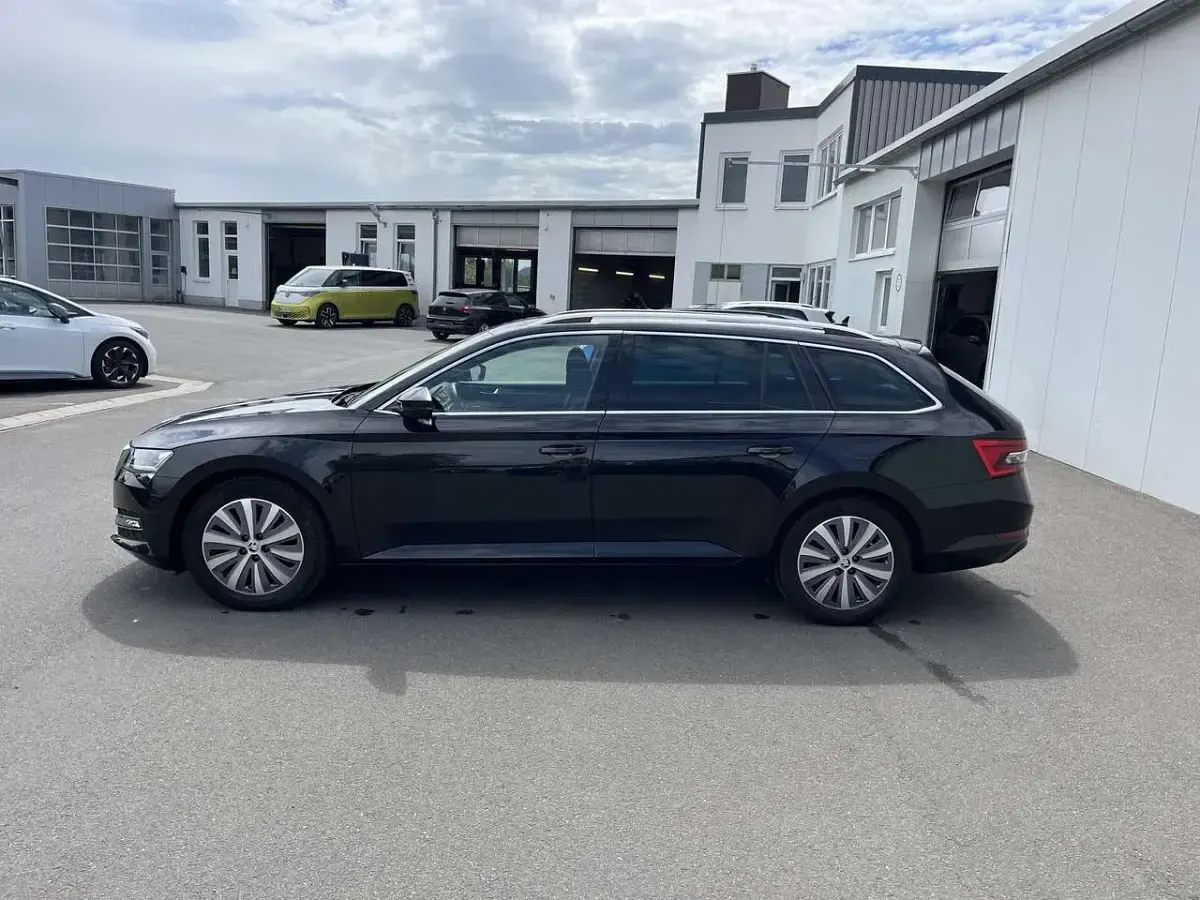 Gebraucht Skoda Superb Style 150 PS (110 kW) 2021 Schwarz Kombi